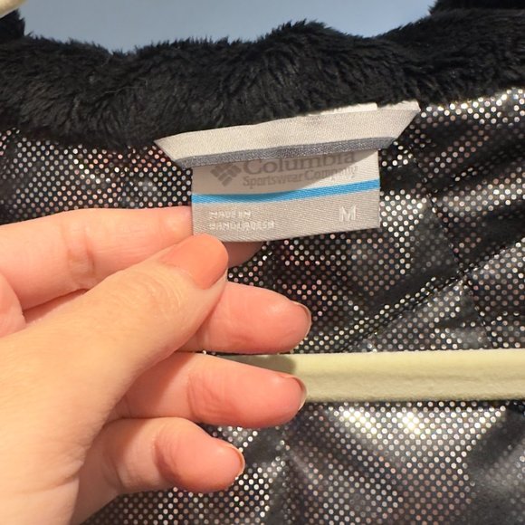 Columbia Insulated hooded jacket size M - Picture 4 of 4